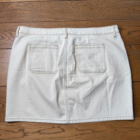 Torrid Cream Button-Front Midi Skirt - Picture 2 of 6